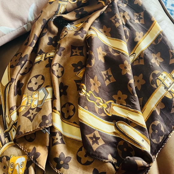 Fashion Louis Vuitton Monogram Silk Scarf - Brown & Black with Gold Accents - Picture 2 of 3